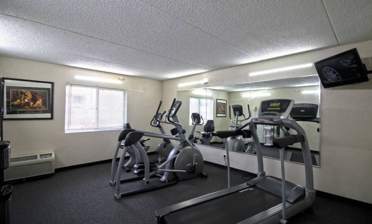 Chicago Club Inn & Suites, Westmont