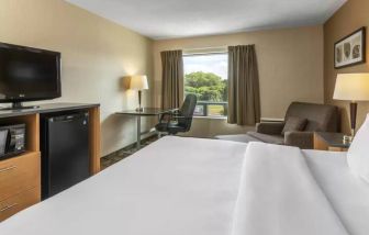 Comfort Inn Laval, Laval