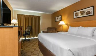 Comfort Inn Kingston HWY 401