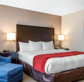 Cozy king bedroom with private bathroom at Best Western San Diego Zoo/SeaWorld Inn & Suites.