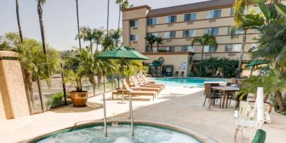 Outdoor jacuzzi pool at Best Western San Diego Zoo/SeaWorld Inn & Suites.