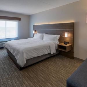 Holiday Inn Express & Suites North Bay