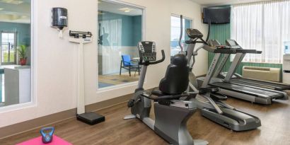 Fitness center at Holiday Inn Express North Bay.