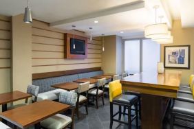 Dining and coworking space at Hampton Inn Manhattan Chelsea.