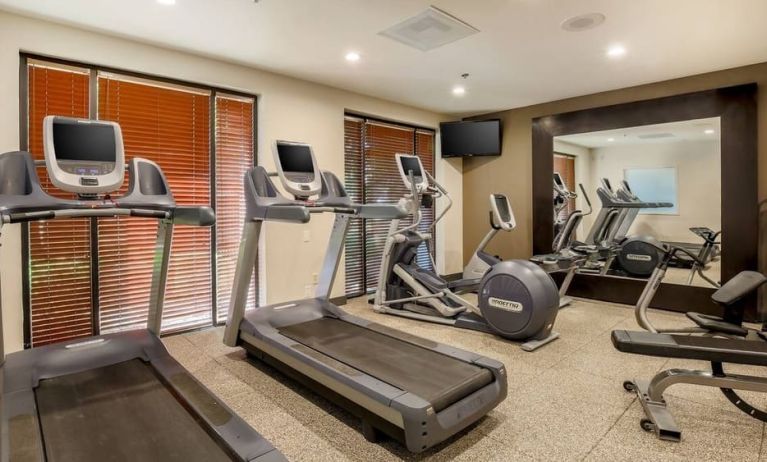 Well equipped fitness center at DoubleTree Atlanta Airport.