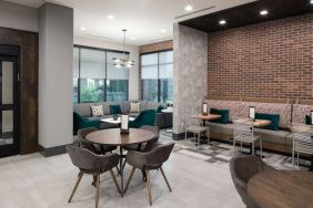 Lobby and coworking space at Courtyard By Marriott Houston Heights/I-10.