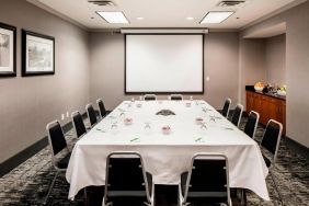 Professional meeting room at Courtyard By Marriott Boston Brookline.