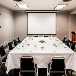 Professional meeting room at Courtyard By Marriott Boston Brookline.