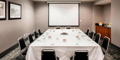 Professional meeting room at Courtyard By Marriott Boston Brookline.