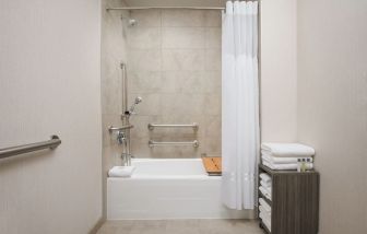 Private guest bathroom with shower at Hotel Caza.