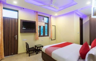 Airport Hotel Redstone, Mahipalpur