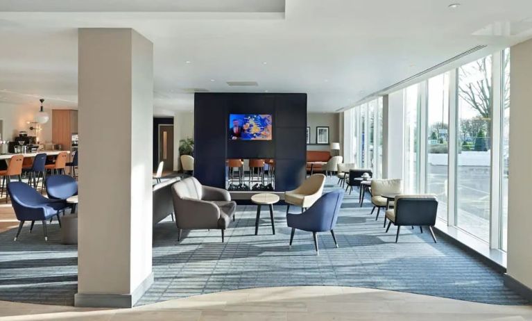 Lounge and coworking space at Hyatt Place London Heathrow Airport.