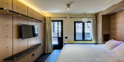 Day use room with natural light at Hotel Shocard NYC.