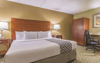 Day use room with work desk at La Quinta Inn & Suites Cleveland Airport West.