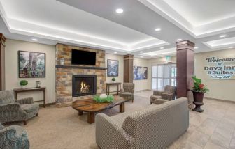 Days Inn & Suites By Wyndham Lindsay, Lindsay