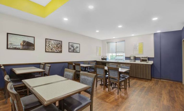 Days Inn & Suites By Wyndham Lindsay, Lindsay