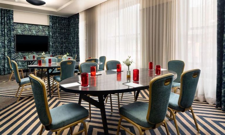 Professional meeting room at The Candler Hotel Atlanta, Curio Collection By Hilton.