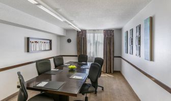 Quality Hotel & Suites Montreal East