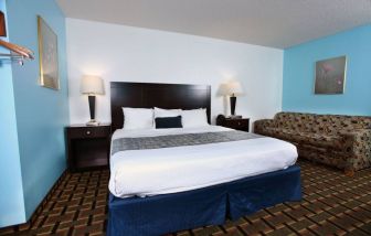 Day use room at Coratel Inn & Suites By Jasper Newton.