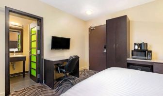 La Quinta Inn & Suites By Wyndham Oshawa