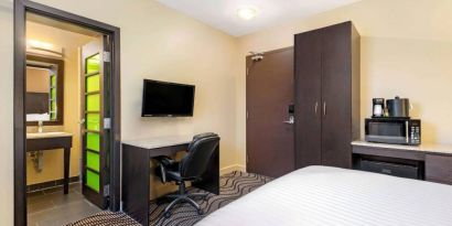 La Quinta Inn & Suites By Wyndham Oshawa