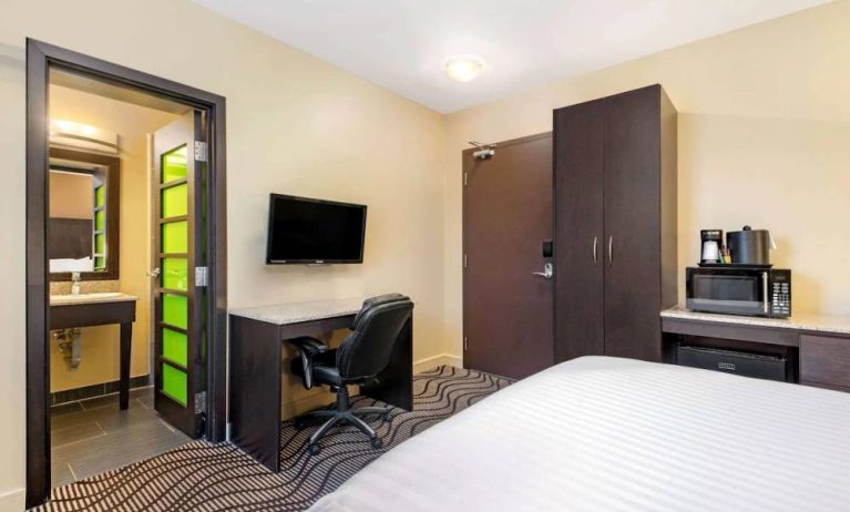 La Quinta Inn & Suites By Wyndham Oshawa, Oshawa