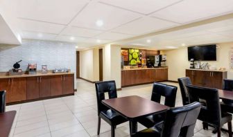 La Quinta Inn & Suites By Wyndham Oshawa