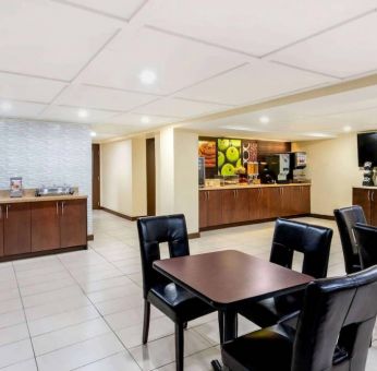 La Quinta Inn & Suites By Wyndham Oshawa