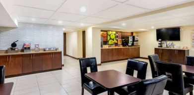 La Quinta Inn & Suites By Wyndham Oshawa