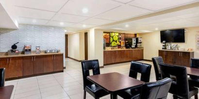 La Quinta Inn & Suites By Wyndham Oshawa