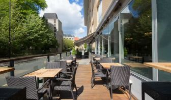 Pretty outdoor terrace ideal as a coworking space at Hilton Garden Inn Bristol City Centre.