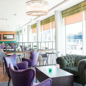 Lounge and coworking space at Hilton Garden Inn Glasgow City Centre.