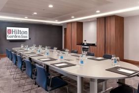 Professional meeting room at Hilton Garden Inn London Heathrow Terminals 2 And 3.