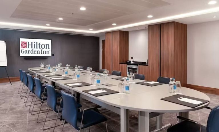 Professional meeting room at Hilton Garden Inn London Heathrow Terminals 2 And 3.