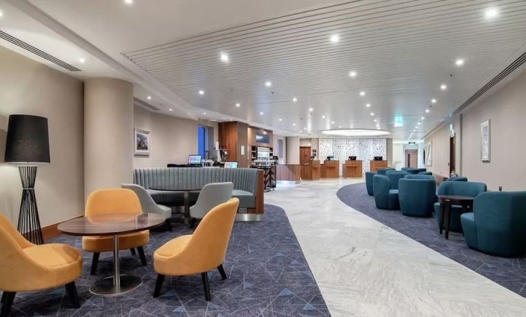 Lounge and coworking space at Hilton Garden Inn London Heathrow Terminals 2 And 3.