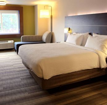 Holiday Inn Express Newberg - Wine Country