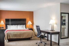 Norwood Inn And Suites Columbus