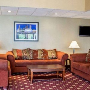 Norwood Inn And Suites Columbus