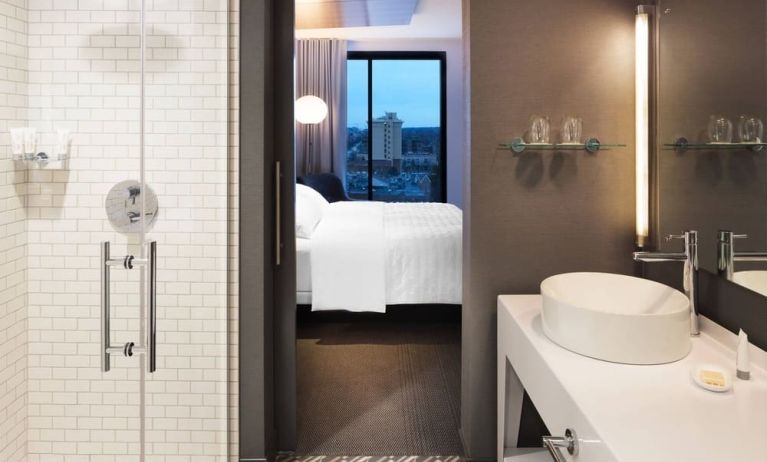 Private guest bathroom with shower at Le Méridien Columbus, The Joseph.