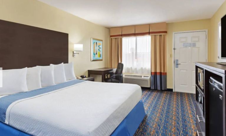 Days Inn By Wyndham San Antonio Northwest/Seaworld, San Antonio