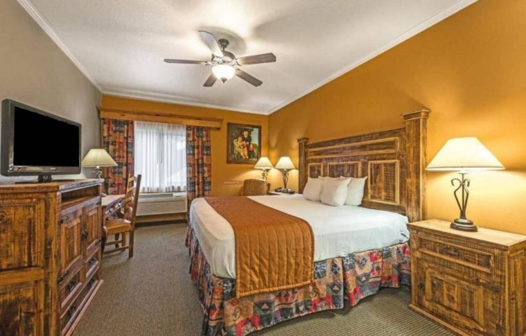 La Hacienda Inn Alamodome/Riverwalk - San Antonio Day Use Rooms ...