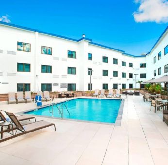 Courtyard By Marriott Redwood City