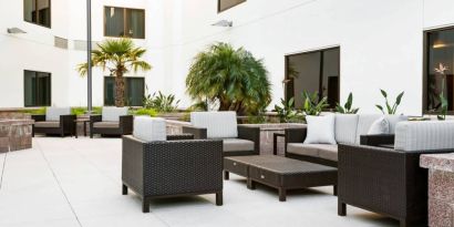 Courtyard By Marriott Redwood City