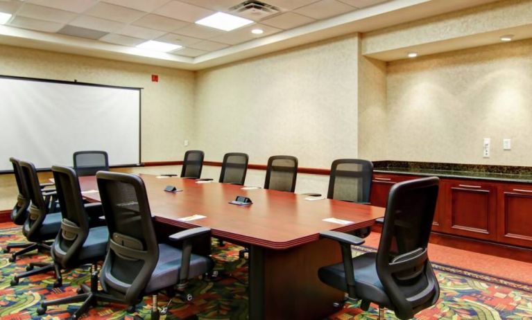 Professional meeting room at Hilton Garden Inn Toronto/Burlington.