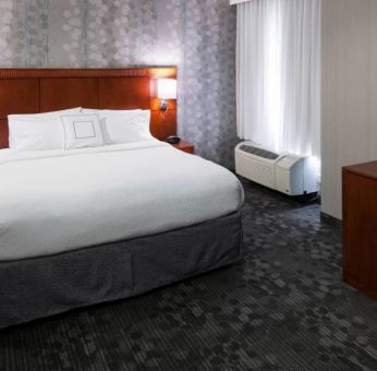 Courtyard By Marriott Santa Clarita Valencia