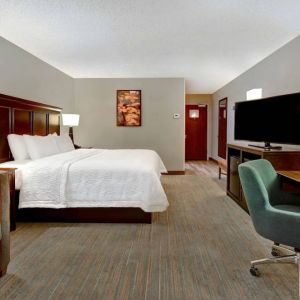 Hampton Inn & Suites Alexandria