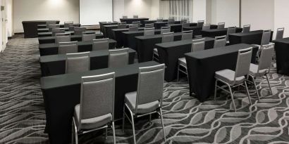 Meeting room at Homewood Suites By Hilton Miami Airport-Blue Lagoon.