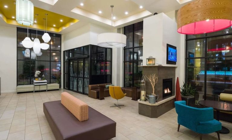 Lobby and coworking space at Hilton Garden Inn New York/Tribeca.