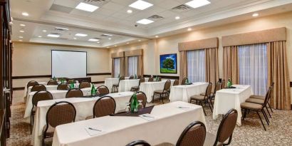 Professional meeting room at Homewood Suites By Hilton Burlington.