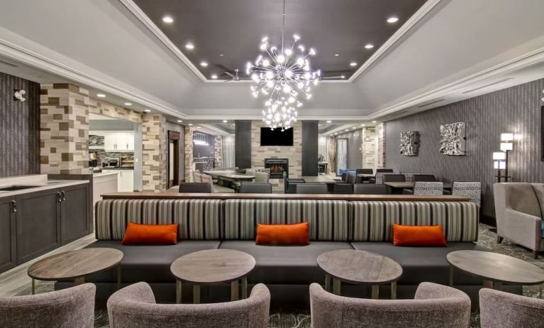 Lounge and coworking space at Homewood Suites By Hilton Burlington.